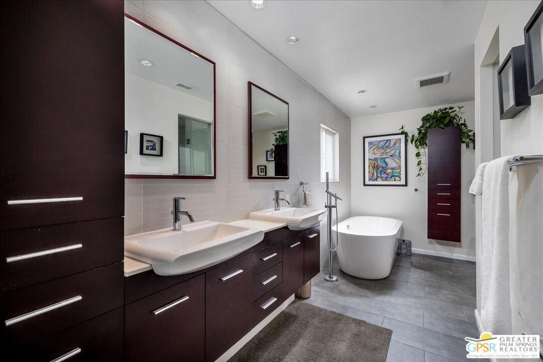 Bathroom, Dual Sink Vanities, Free Standing Baths, Interior, Recessed Lighting