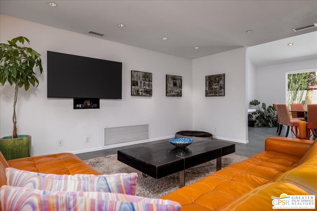 Dining room, Interior, Living room, Recessed Lighting