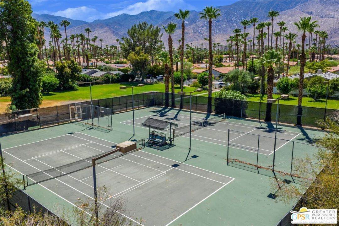 Exterior, Tennis Courts