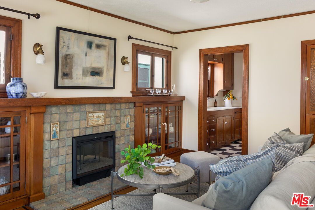 Fireplace, Interior, Living room