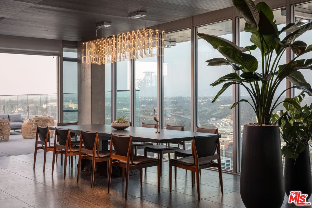 Chandelier, Dining room, Interior, Recessed Lighting, Water