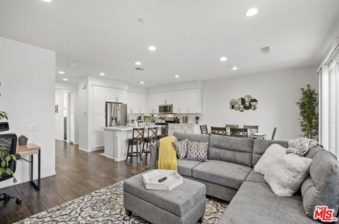 DE Listing image placeholder