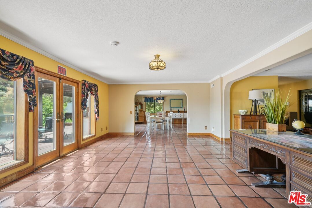 Chandelier, Dining room, Interior