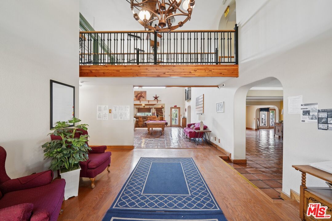 Chandelier, Interior, Wood Texture Flooring