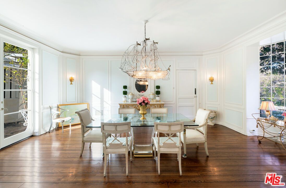 Chandelier, Dining room, Interior, Wood Texture Flooring