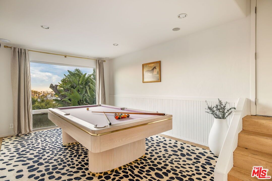 Billiard Table, Game Room, Interior, Recessed Lighting
