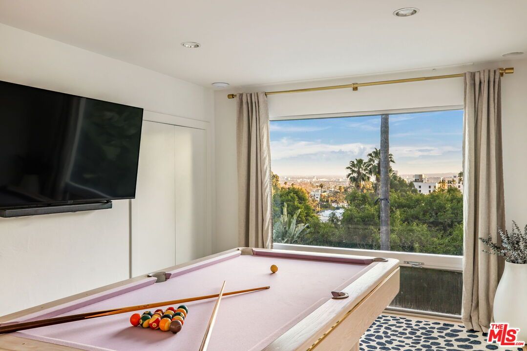 Billiard Table, Game Room, Interior, Recessed Lighting