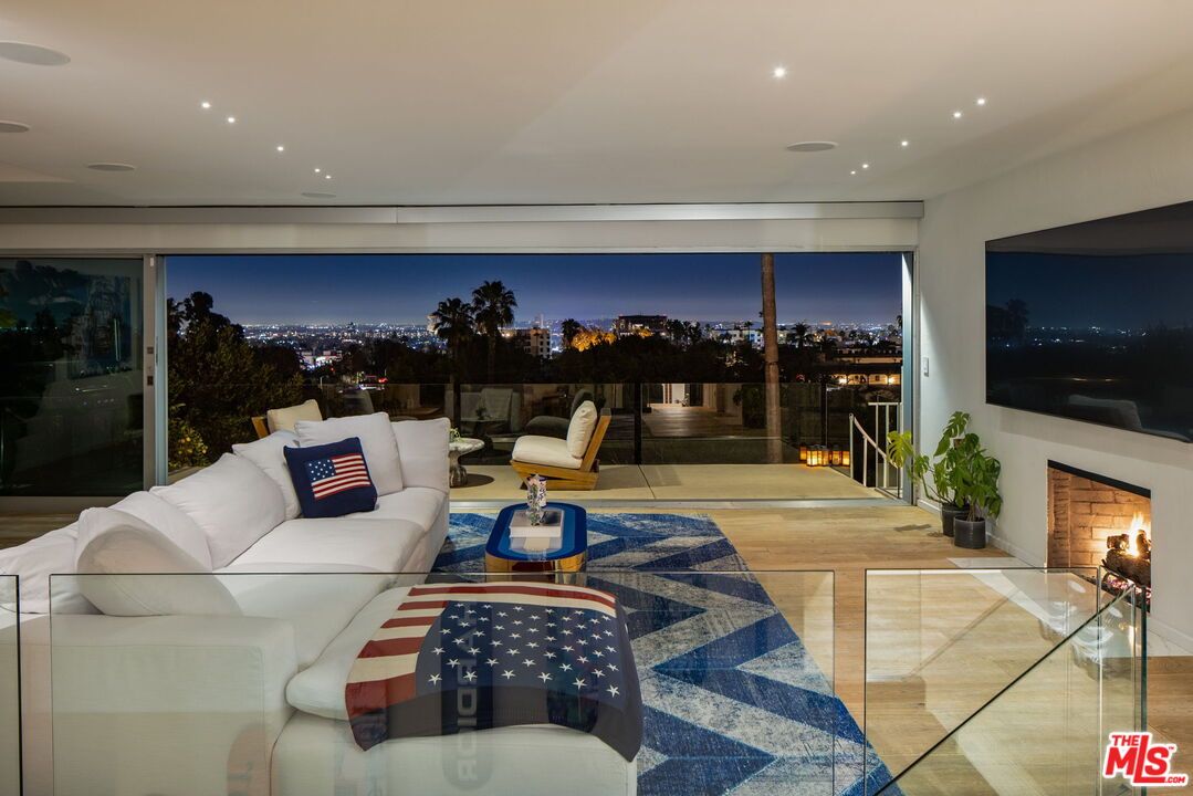 Fireplace, Interior, Living room, Recessed Lighting