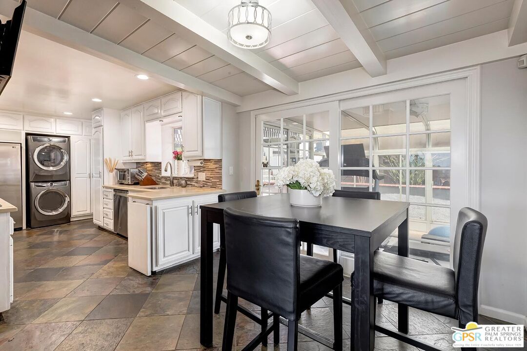Dining room, Interior, Kitchen, Recessed Lighting, Stainless Steel Appliances