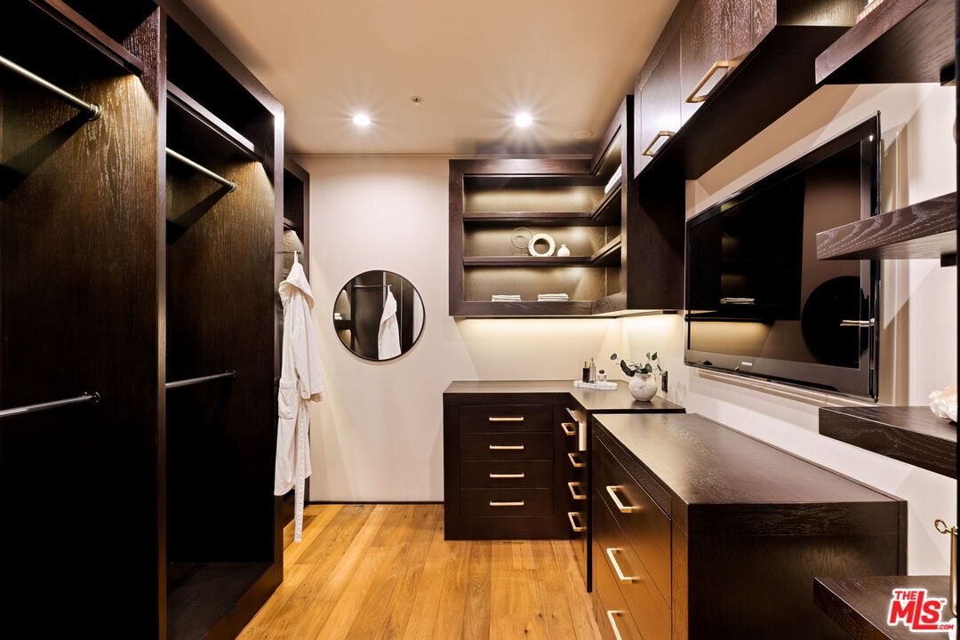 Interior, Recessed Lighting, Walk-in Closets, Wood Texture Flooring
