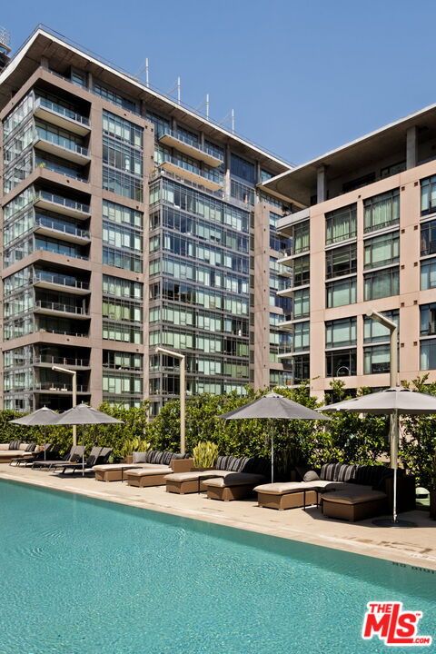 Exterior, Facade, Pool, Condo Building