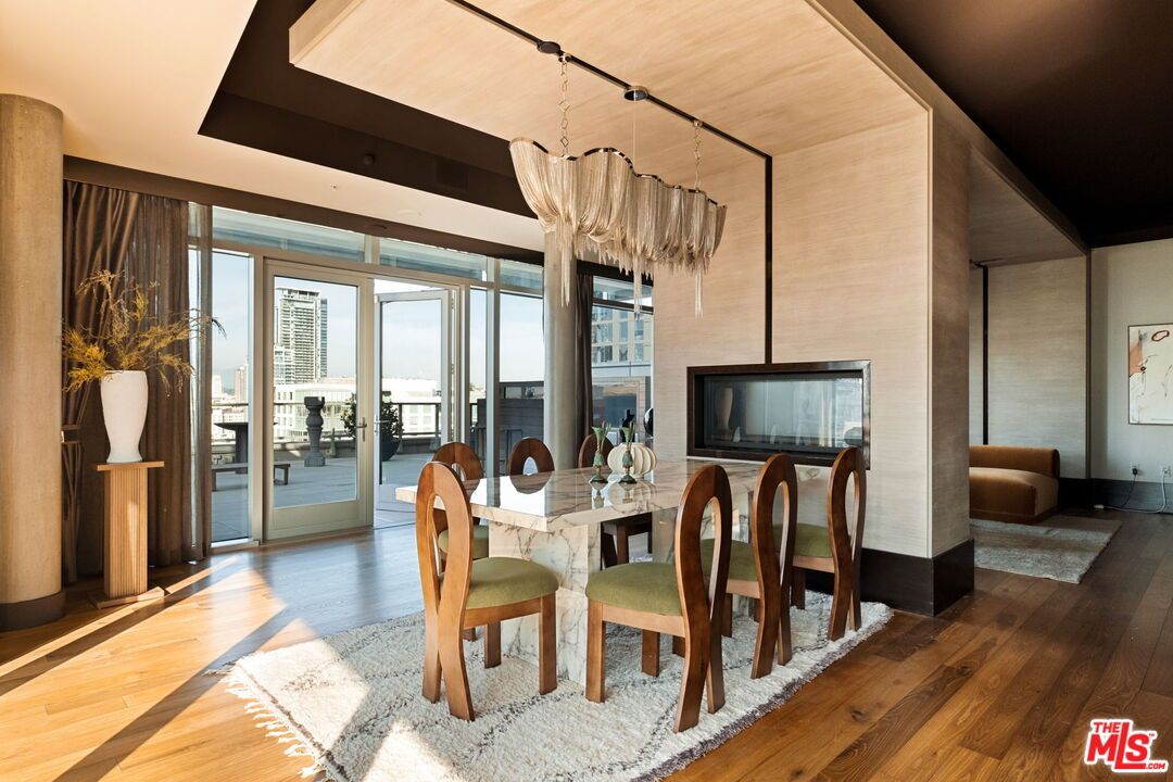 Chandelier, Dining room, Fireplace, Interior, Wood Texture Flooring