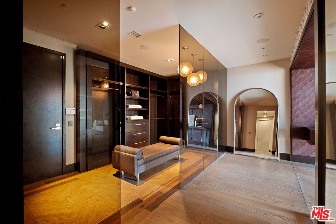 Interior, Pendant Lights, Recessed Lighting, Wood Texture Flooring