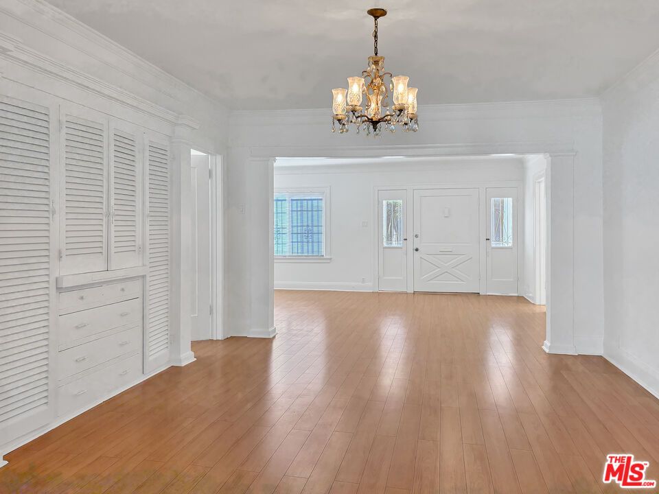 Chandelier, Empty room, Interior, Wood Texture Flooring