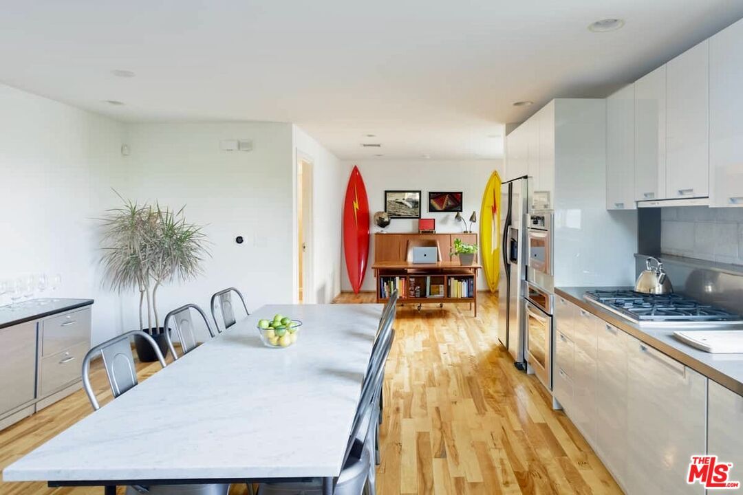 Dining room, Interior, Kitchen, Recessed Lighting, Wood Texture Flooring