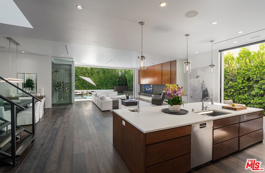 Interior, Kitchen, Living room, Pendant Lights, Recessed Lighting, Wood Texture Flooring