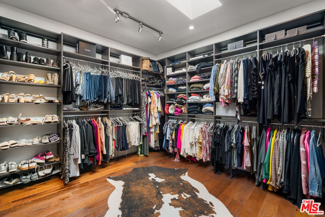 Interior, Recessed Lighting, Walk-in Closets, Wood Texture Flooring