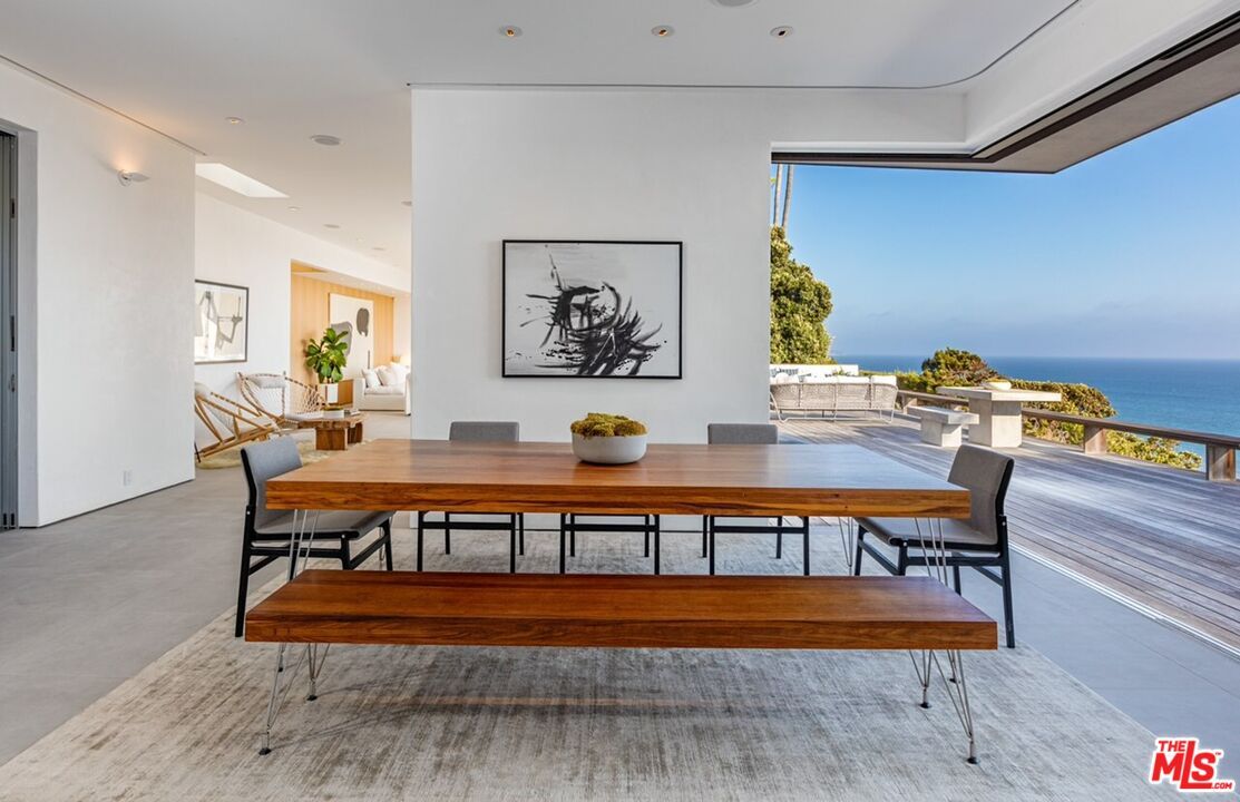 Dining room, Interior, Recessed Lighting, Water