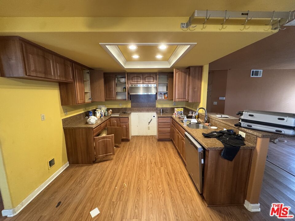 Interior, Kitchen, Recessed Lighting, Wood Texture Flooring