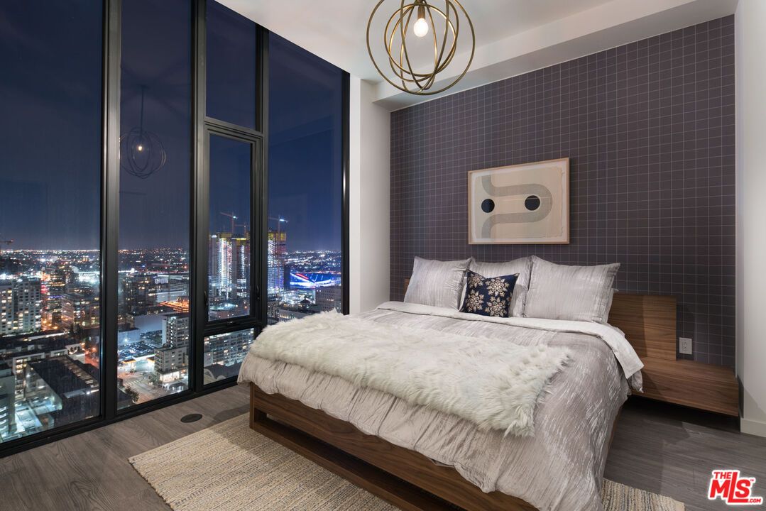 Bedroom, Interior, Pendant Lights, Wood Texture Flooring