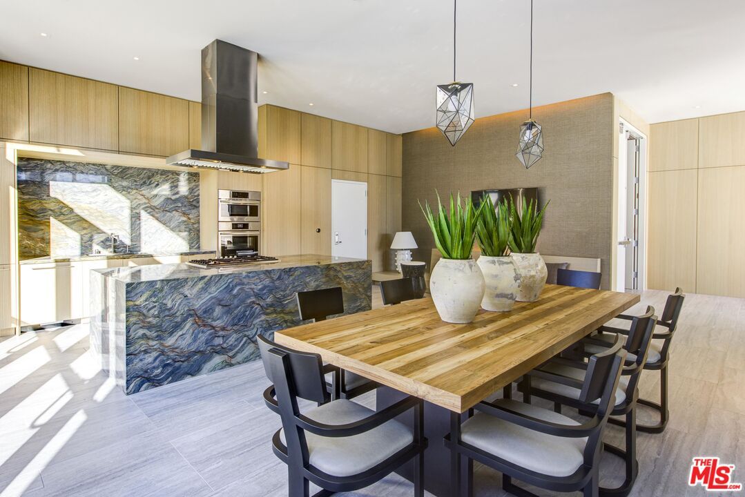 Dining room, Interior, Kitchen, Pendant Lights, Recessed Lighting, Stainless Steel Appliances