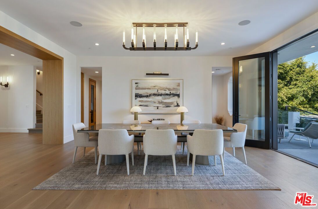 Chandelier, Dining room, Interior, Recessed Lighting, Wood Texture Flooring