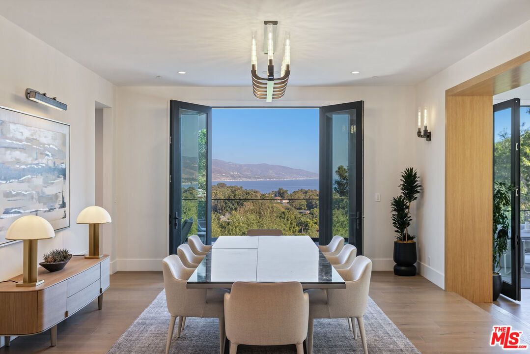 Dining room, Interior, Pendant Lights, Recessed Lighting, Wood Texture Flooring