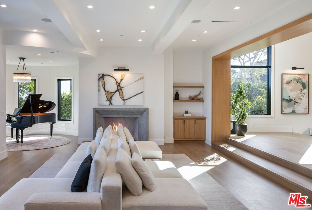 Fireplace, Interior, Living room, Piano, Recessed Lighting, Wood Texture Flooring