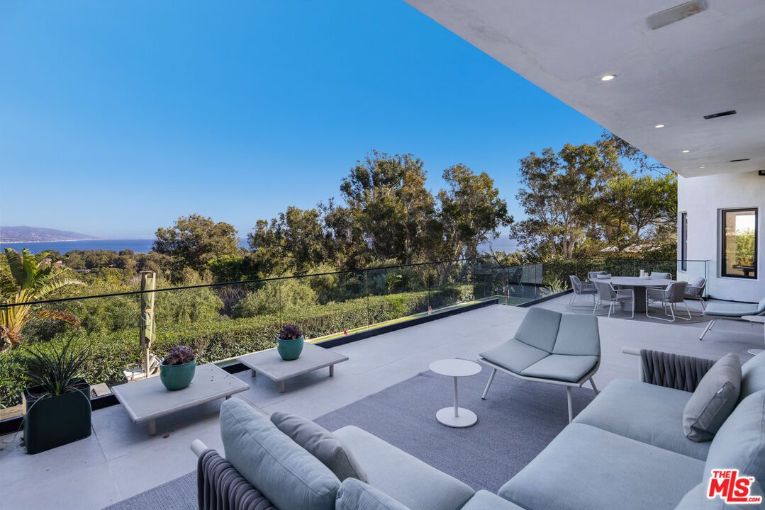 Exterior, Recessed Lighting, Water