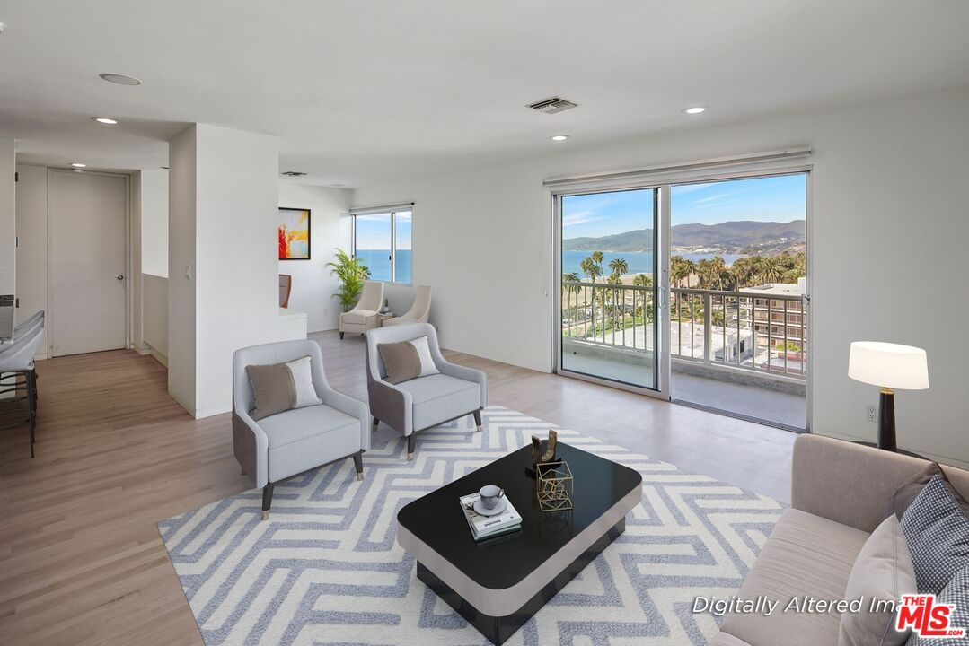 Interior, Living room, Recessed Lighting, Water, Wood Texture Flooring