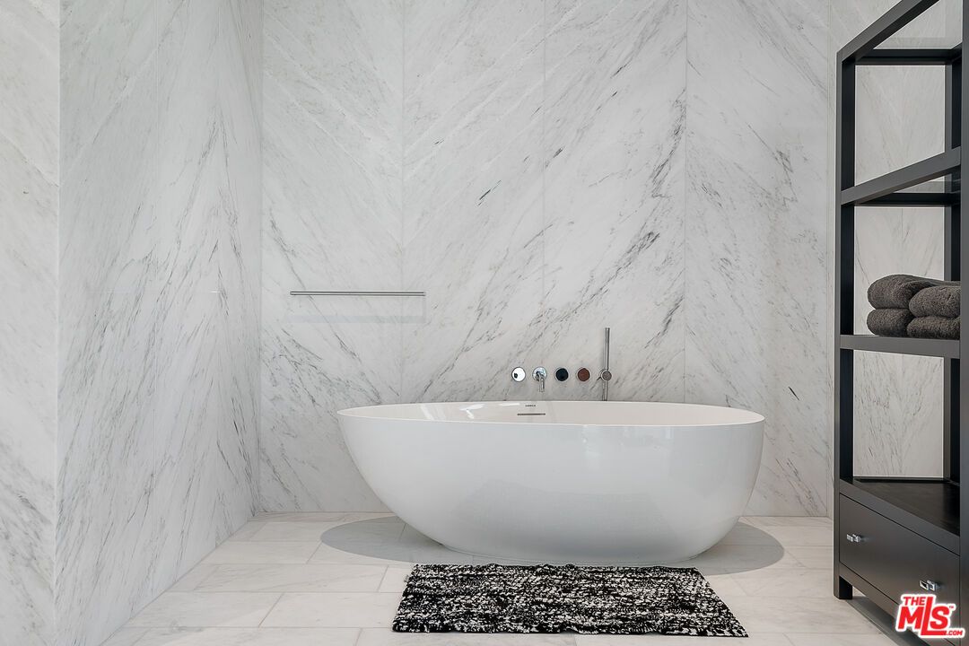 Bathroom, Free Standing Baths, Interior, Marble, Marble Walls