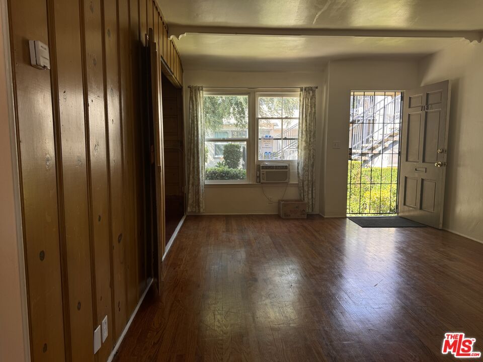 Empty room, Interior, Wood Texture Flooring, Wooden Walls