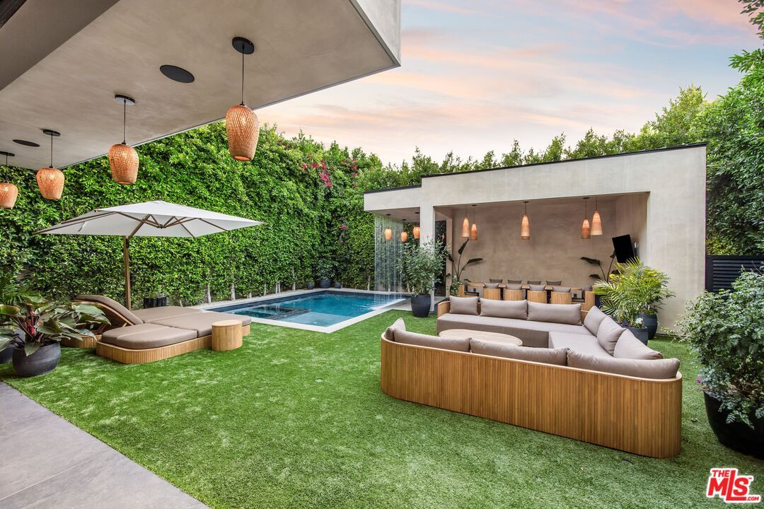 Backyard, Exterior, Pool