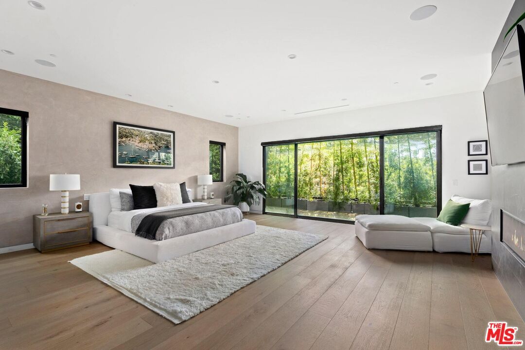 Bedroom, Fireplace, Interior, Recessed Lighting, Wood Texture Flooring