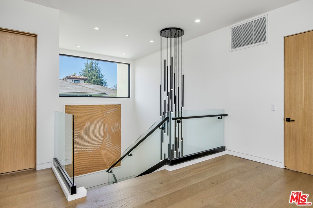 Interior, Pendant Lights, Recessed Lighting, Wood Texture Flooring