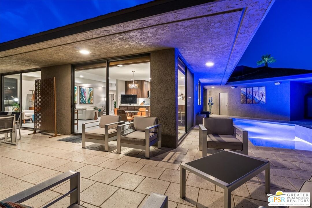 Exterior, Pendant Lights, Pool