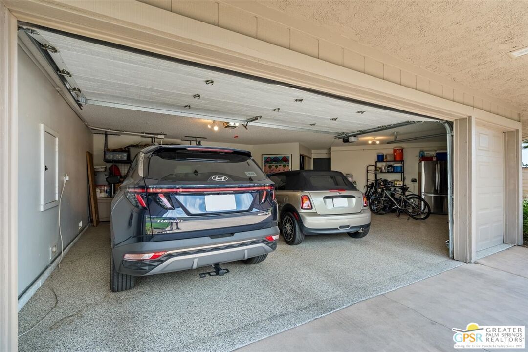 Garage, Interior