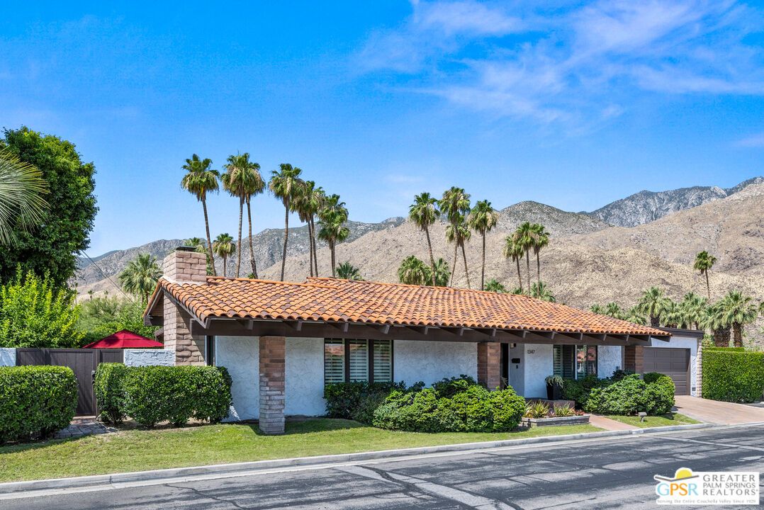 Attached, Exterior, Facade, Spanish Mediterranean