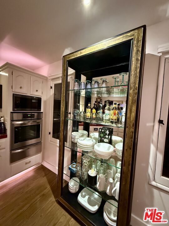 Interior, Stainless Steel Appliances, Wood Texture Flooring