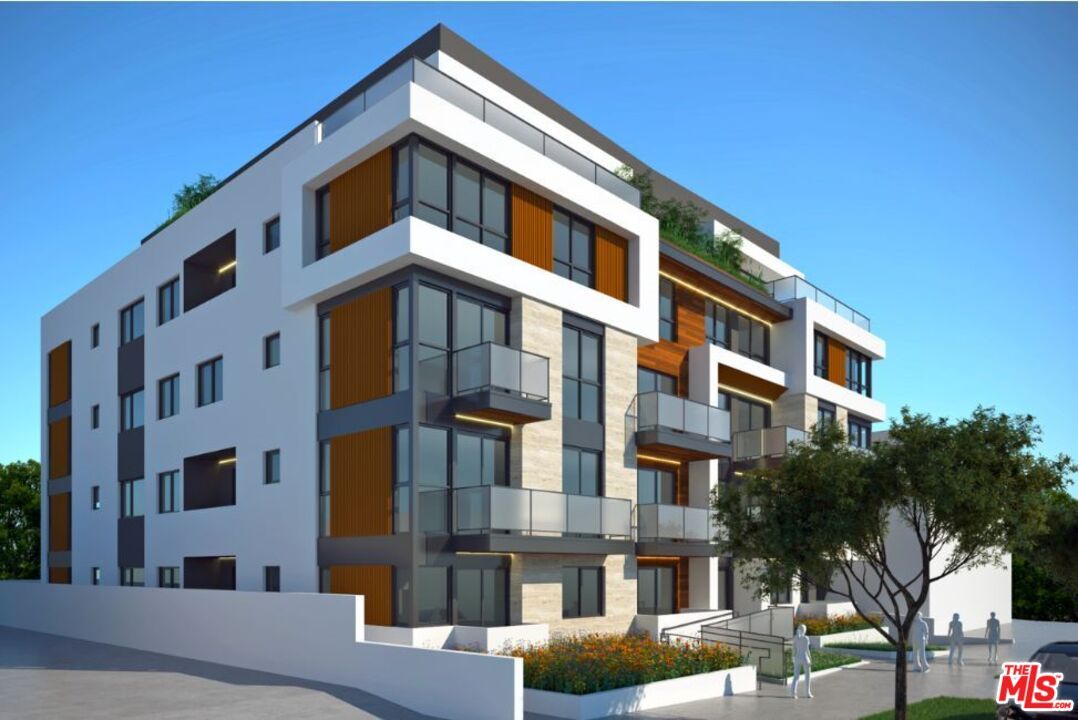 Exterior, Facade, Modern