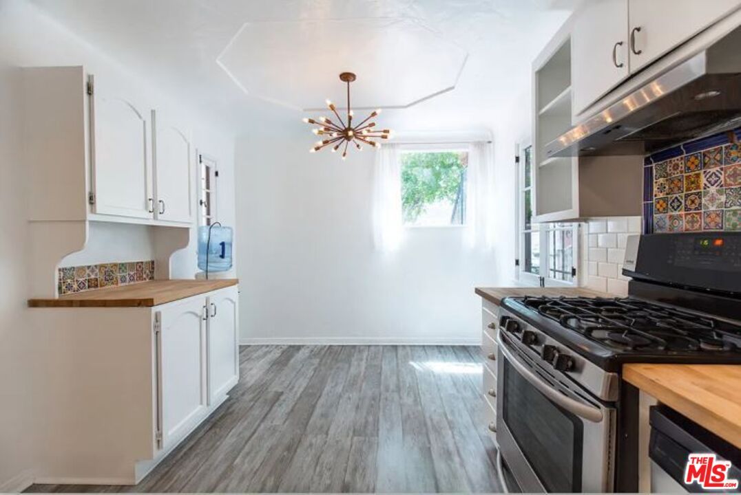 Interior, Kitchen, Pendant Lights, Wood Texture Flooring