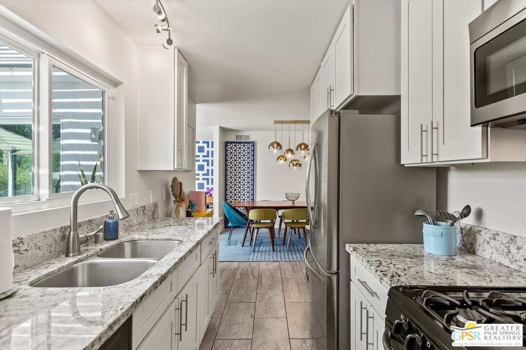 Dining room, Interior, Kitchen, Pendant Lights, Wood Texture Flooring
