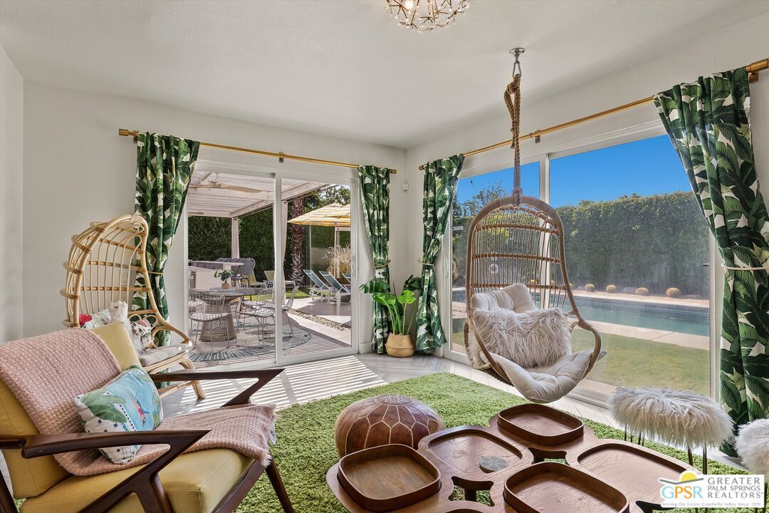 Interior, Sun Room, Water