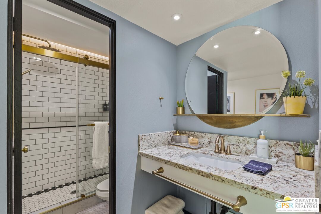 Bathroom, Interior, Recessed Lighting