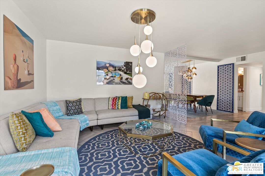 Chandelier, Dining room, Interior, Living room, Pendant Lights, Wood Texture Flooring