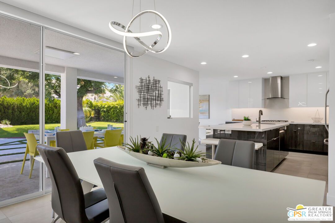 Dining room, Interior, Kitchen, Pendant Lights, Recessed Lighting, Stainless Steel Appliances