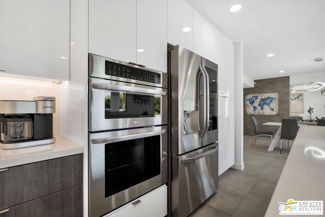 Dining room, Interior, Kitchen, Recessed Lighting, Stainless Steel Appliances