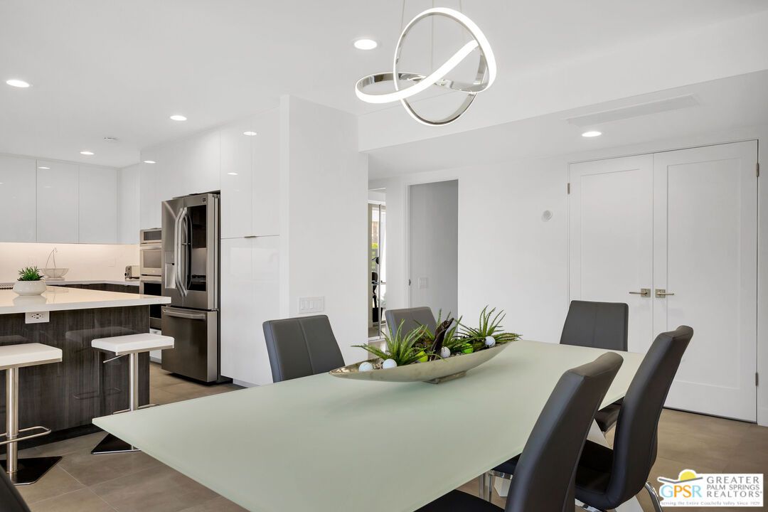 Dining room, Interior, Kitchen, Pendant Lights, Recessed Lighting, Stainless Steel Appliances