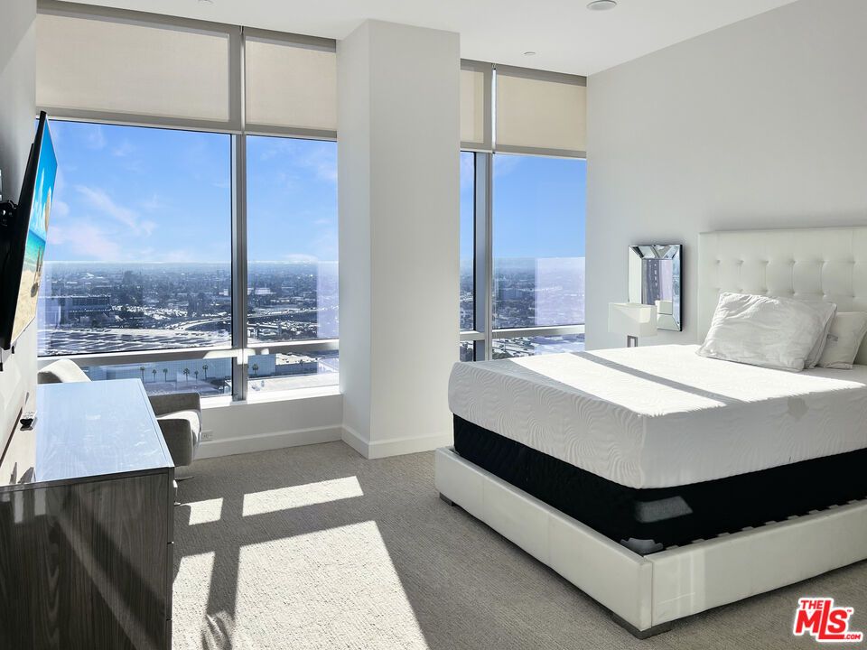 Bedroom, Interior, Recessed Lighting, Water