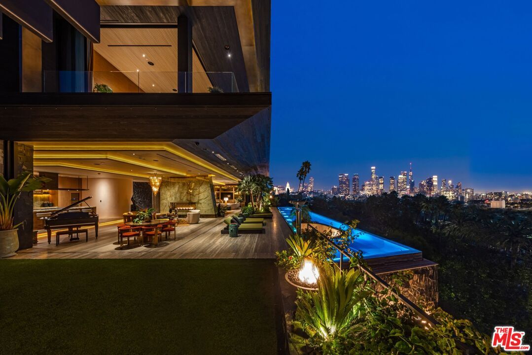 Exterior, Fireplace, Pool